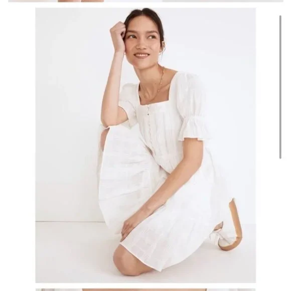 Elegant White Puff Sleeve Dress - Picture 2 of 10